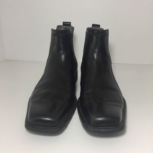 Kenneth Cole Black boots size 10.5 leather